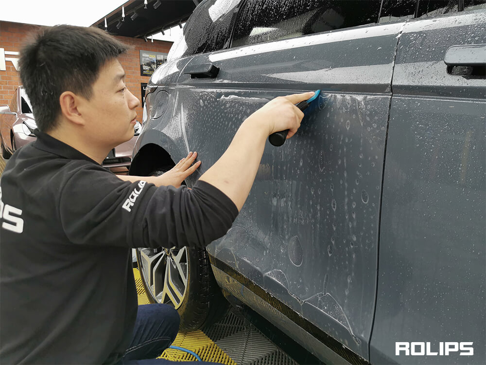 冬季貼車(chē)衣需要注意什么？剛貼完車(chē)衣下雪了怎么辦？（3）